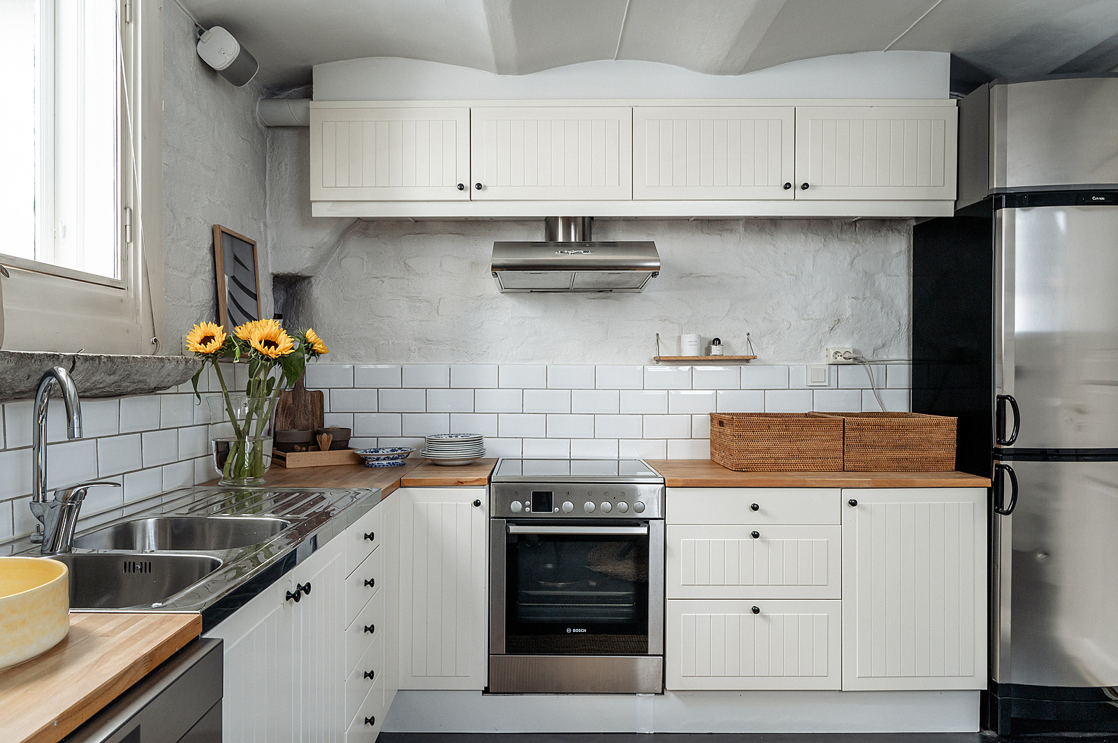 cuisine équipée blanche mini maison de ville 37m2