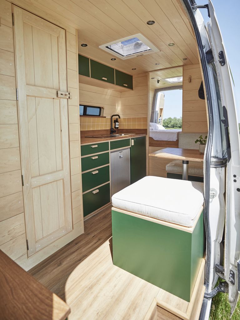 cuisine tiny house dans un van cuisine tiny house dans un van
