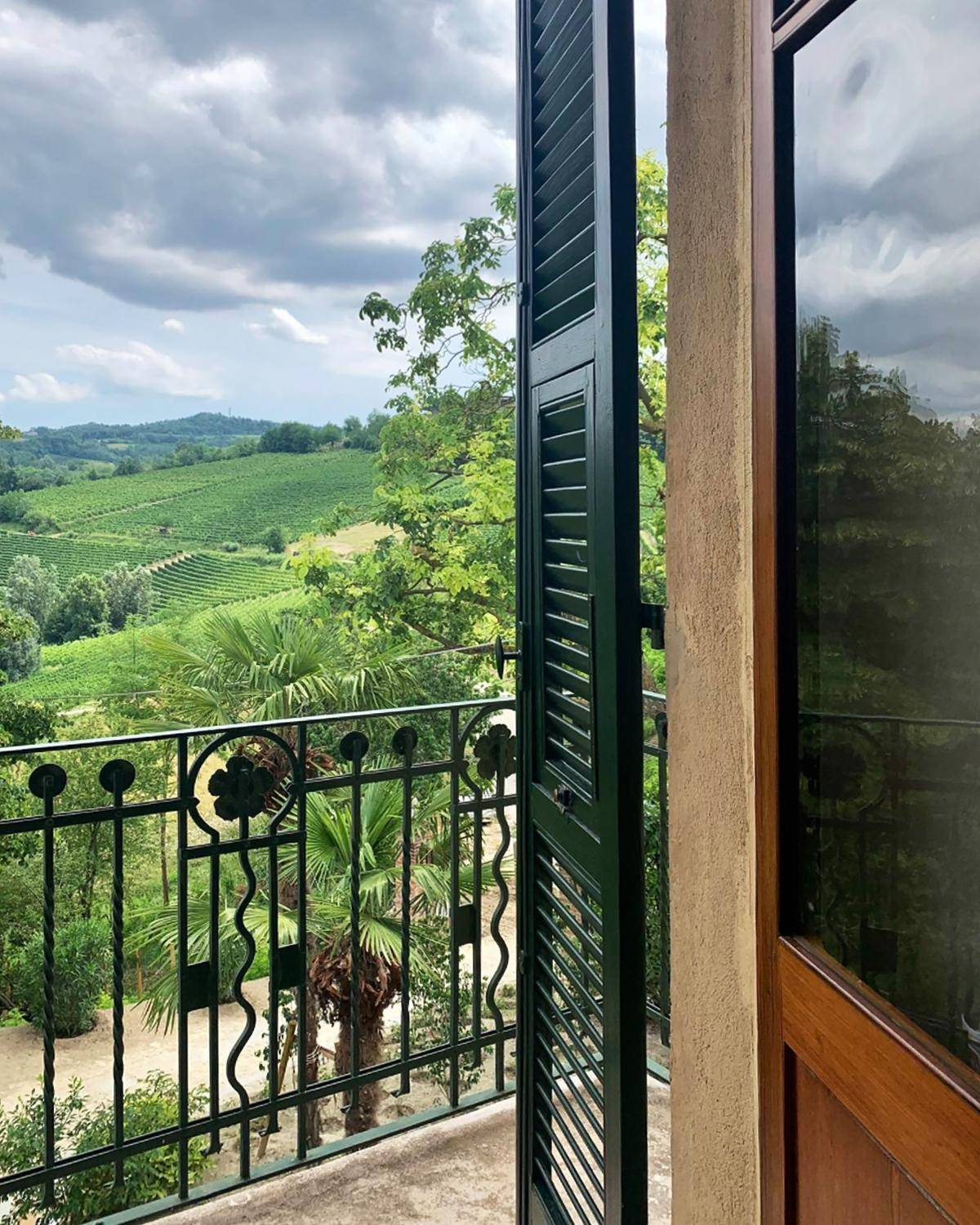 balcon vue sur les collines du Piémont