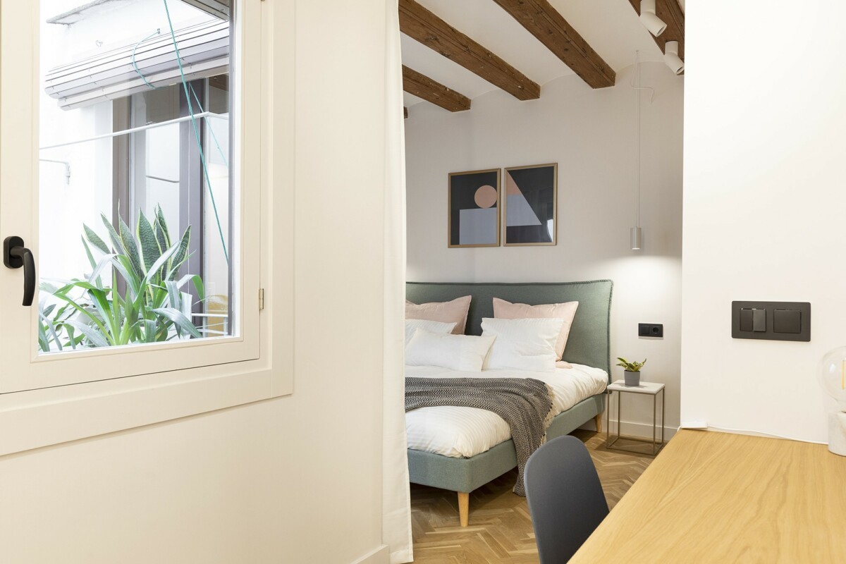 chambre moderne avec poutres
