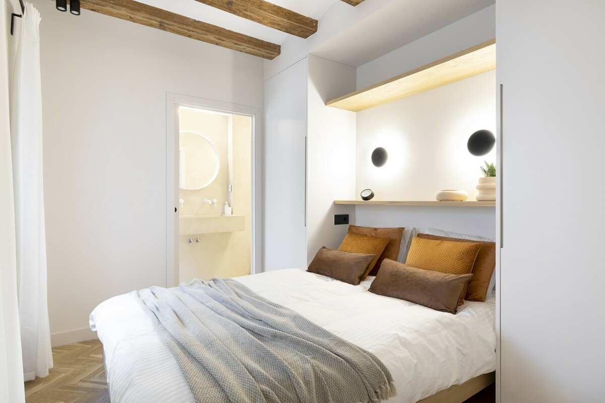 chambre moderne avec poutres