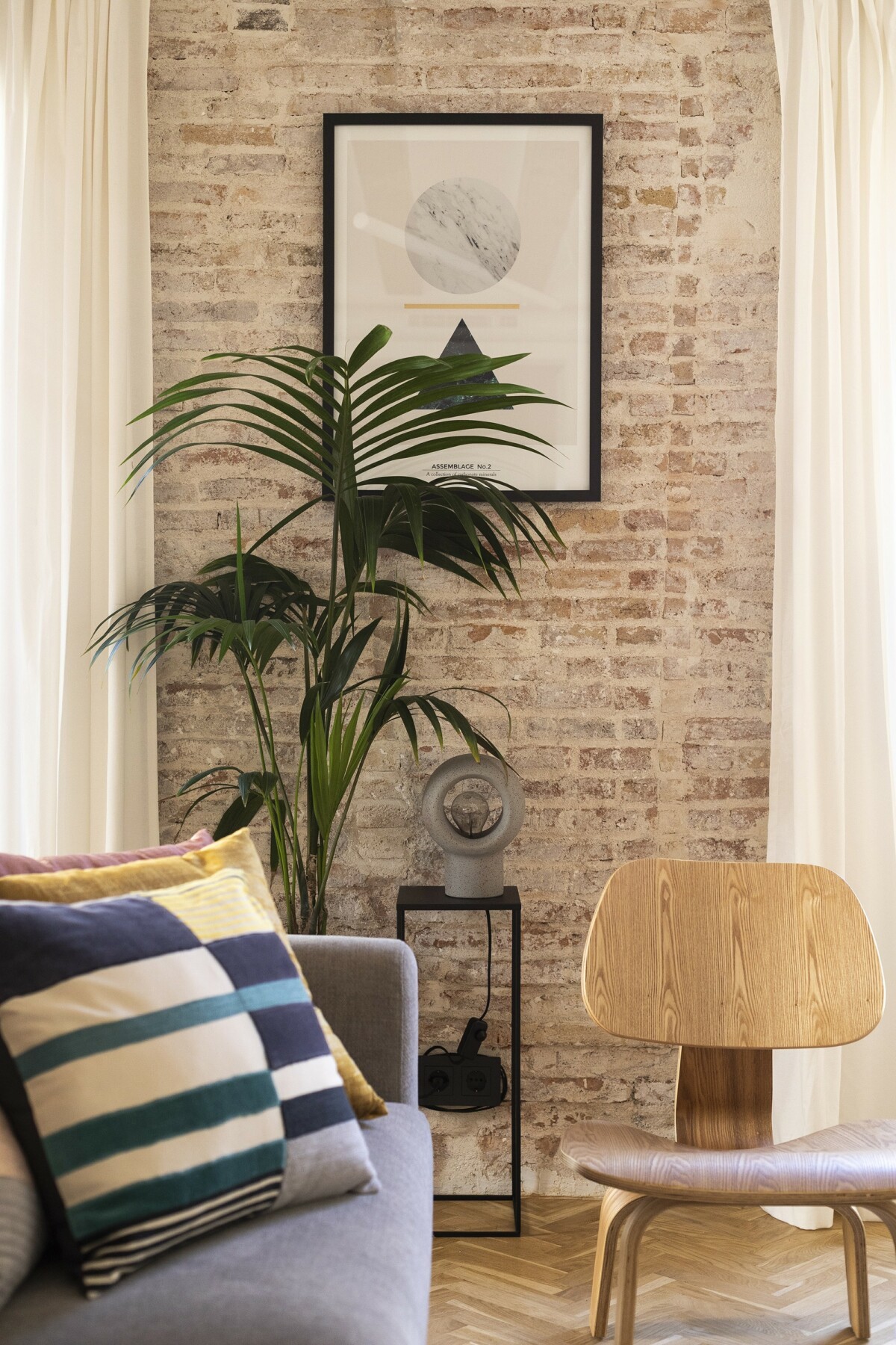 salon contemporain appartement ancien rénové