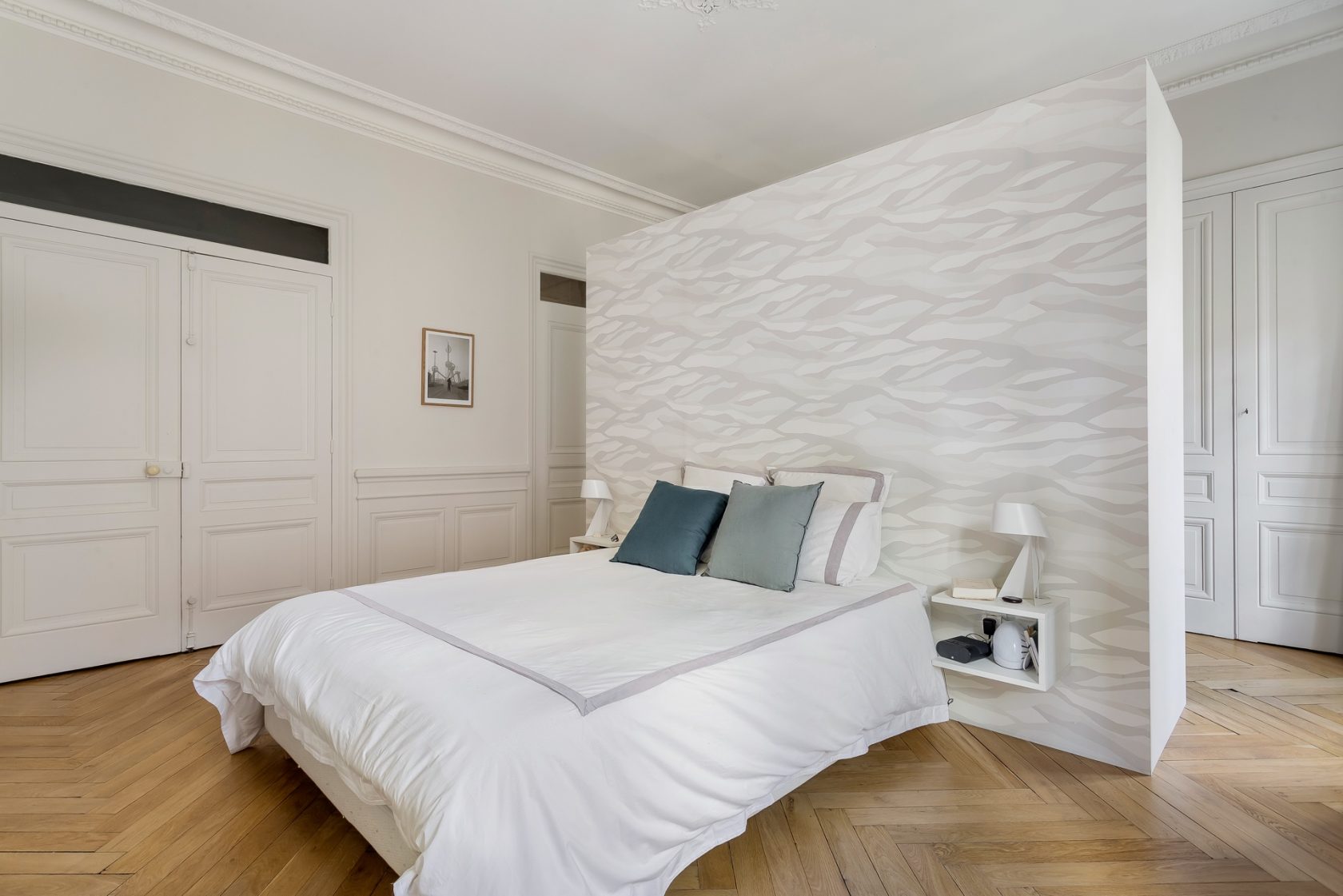 chambre design dans appartement haussmannien chambre design dans appartement haussmannien
