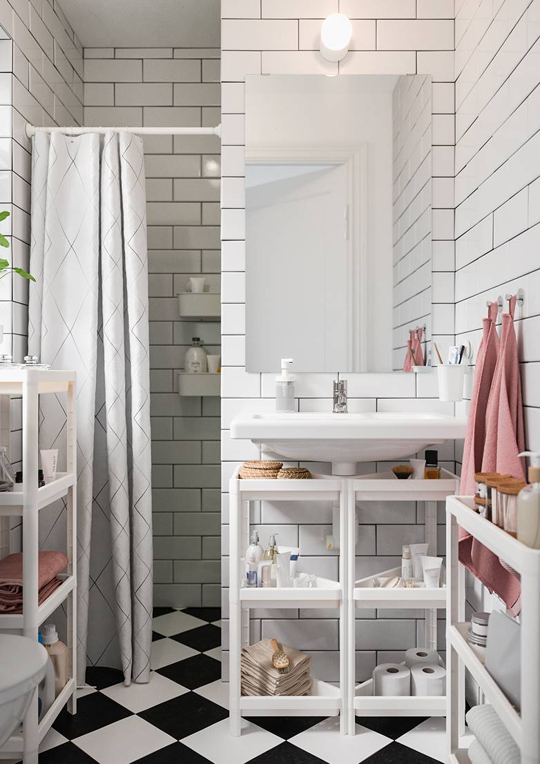 salle d'eau blanche sol damier