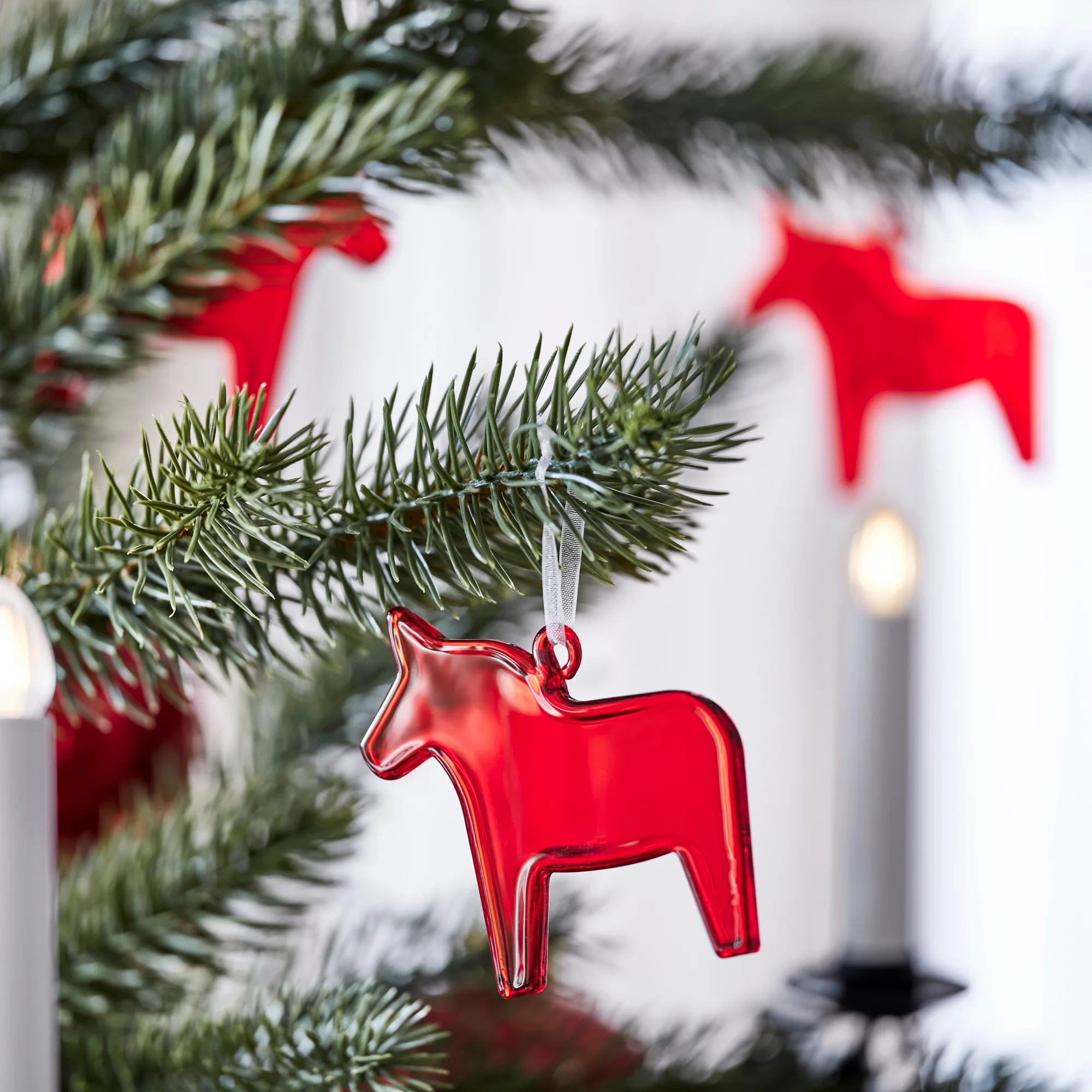 décoration de sapin en verre rouge
