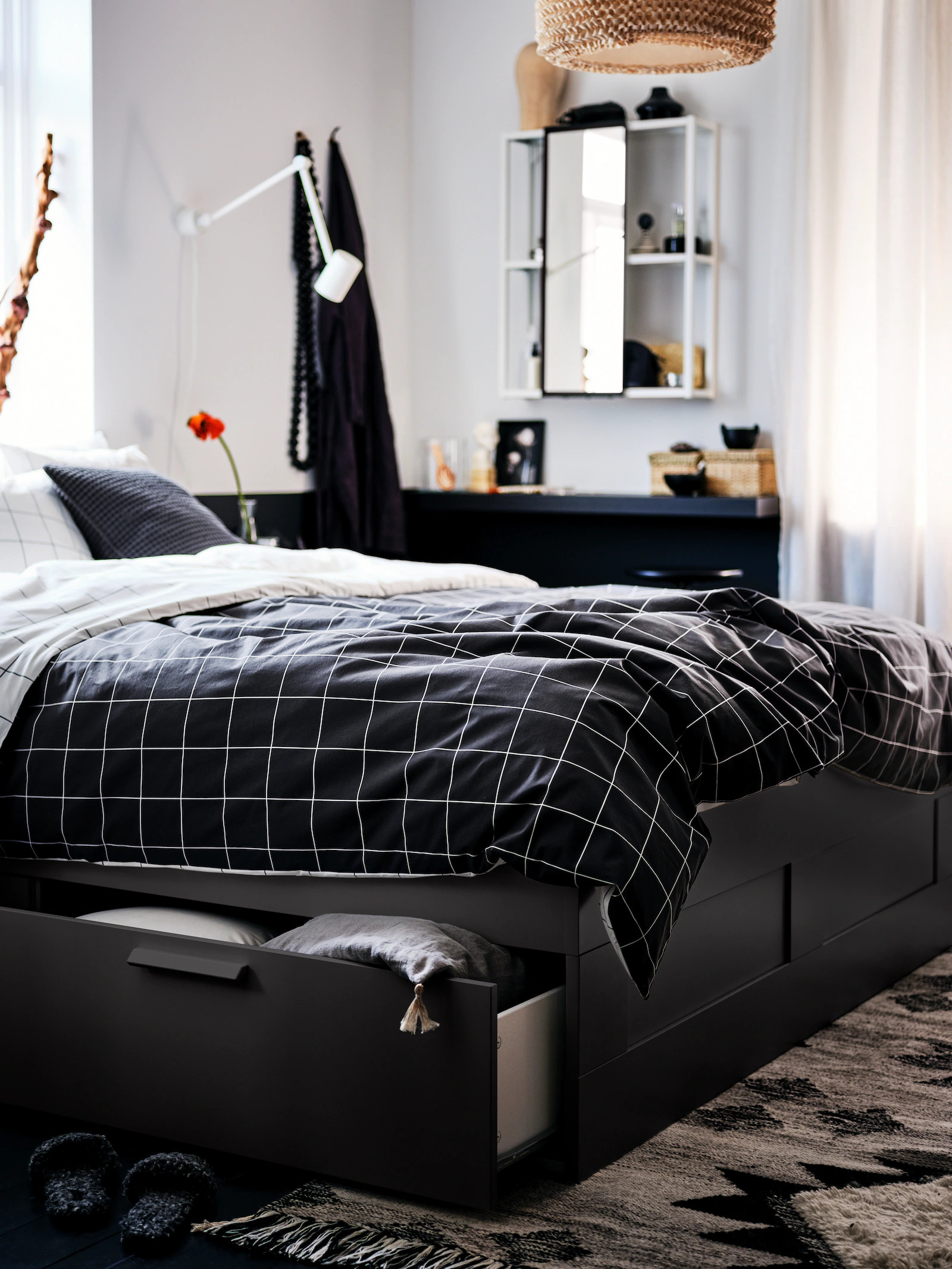 chambre noire et blanche IKEA