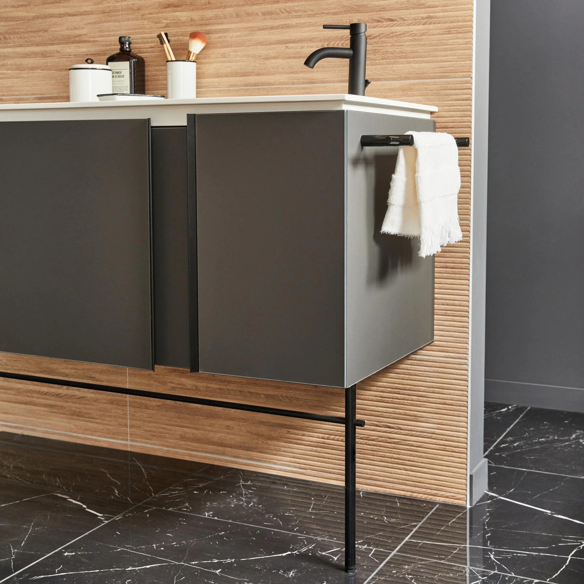 salle de bain design noire et bois salle de bain design noire et bois