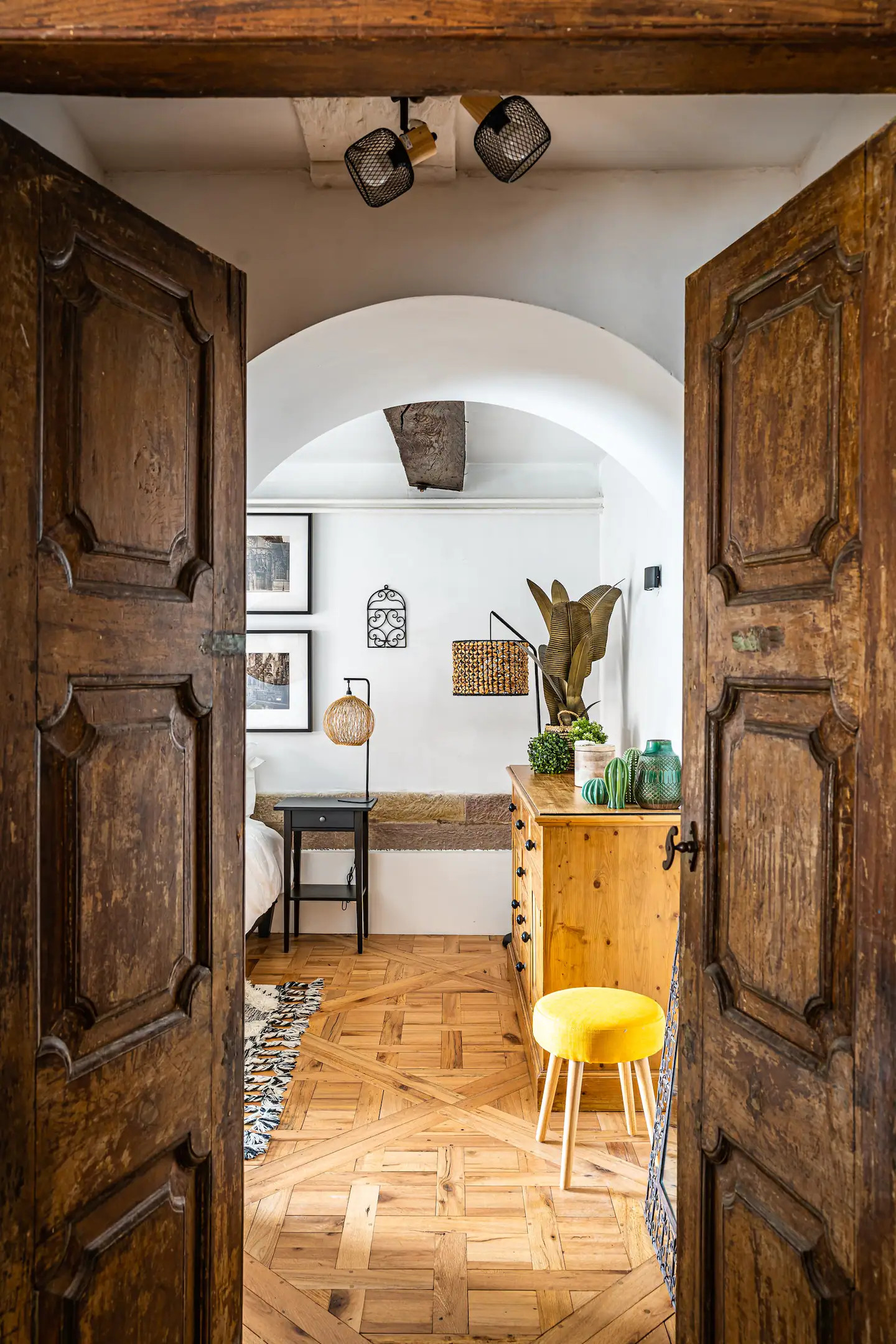 chambre avec portes anciennes Indonésie chambre avec portes anciennes Indonésie