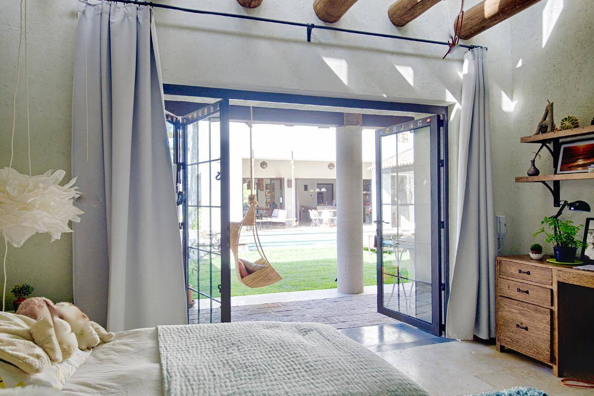 chambre avec poutres maison contemporaine