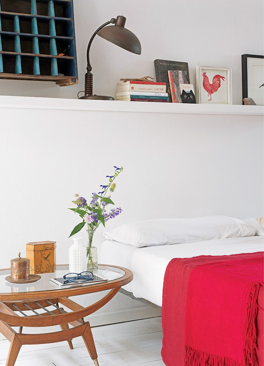 chambre blanche et rouge
