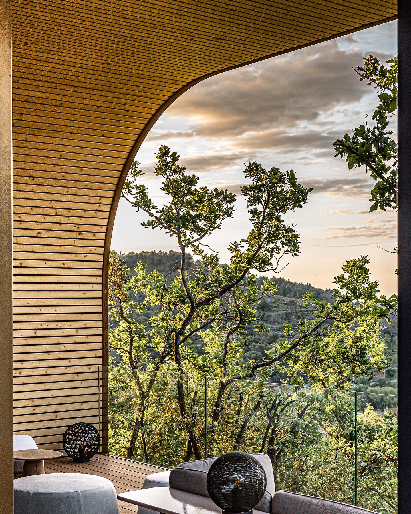 terrasse maison en bois design Souki Lodges & Spa