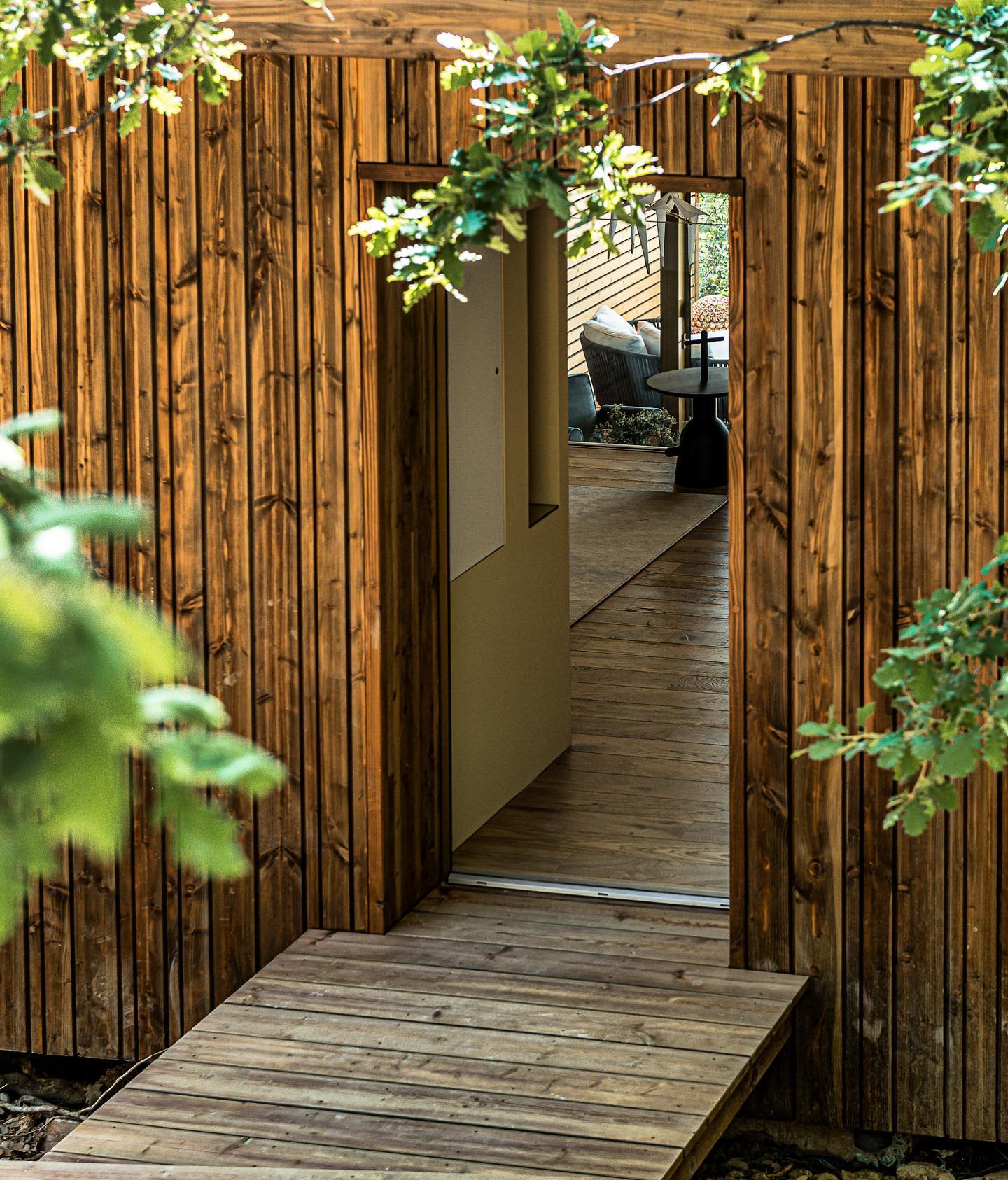 entrée maison Souki Lodges