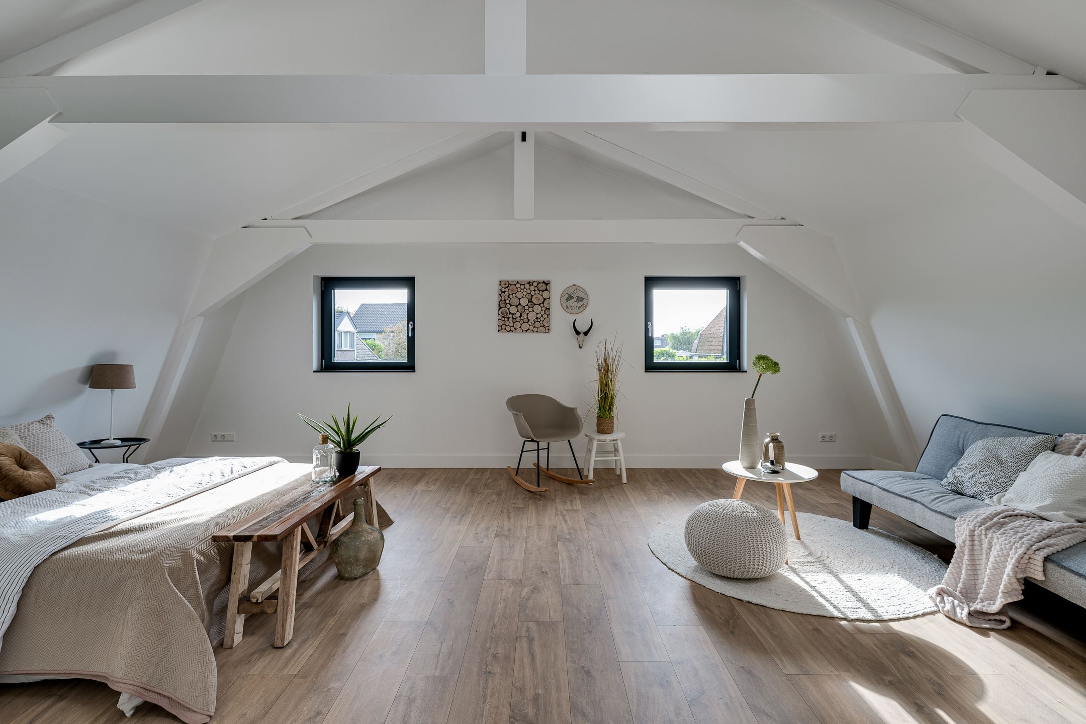 chambre sous combles avec poutres blanches chambre sous combles avec poutres blanches