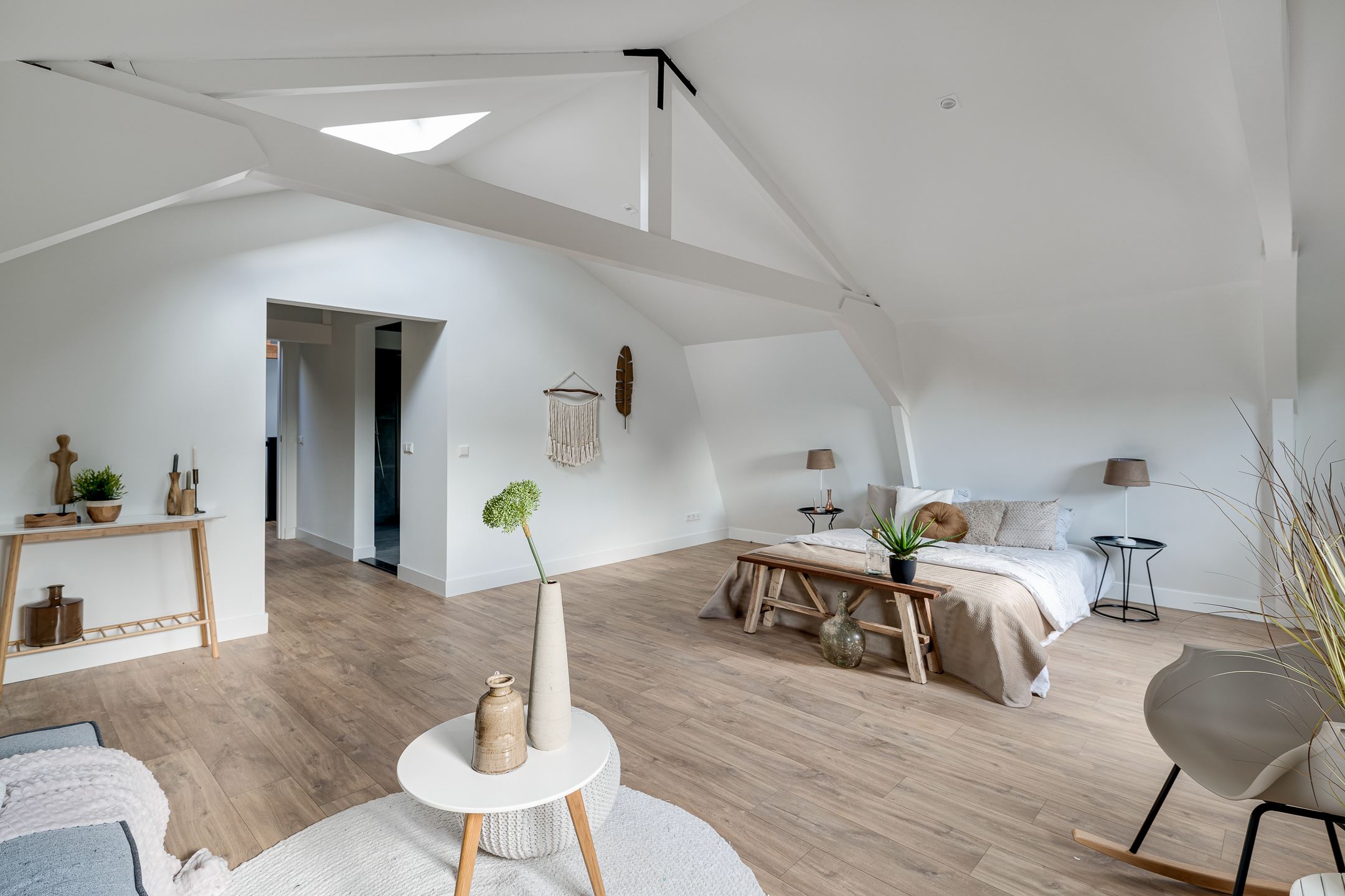 chambre sous combles avec poutres blanches chambre sous combles avec poutres blanches