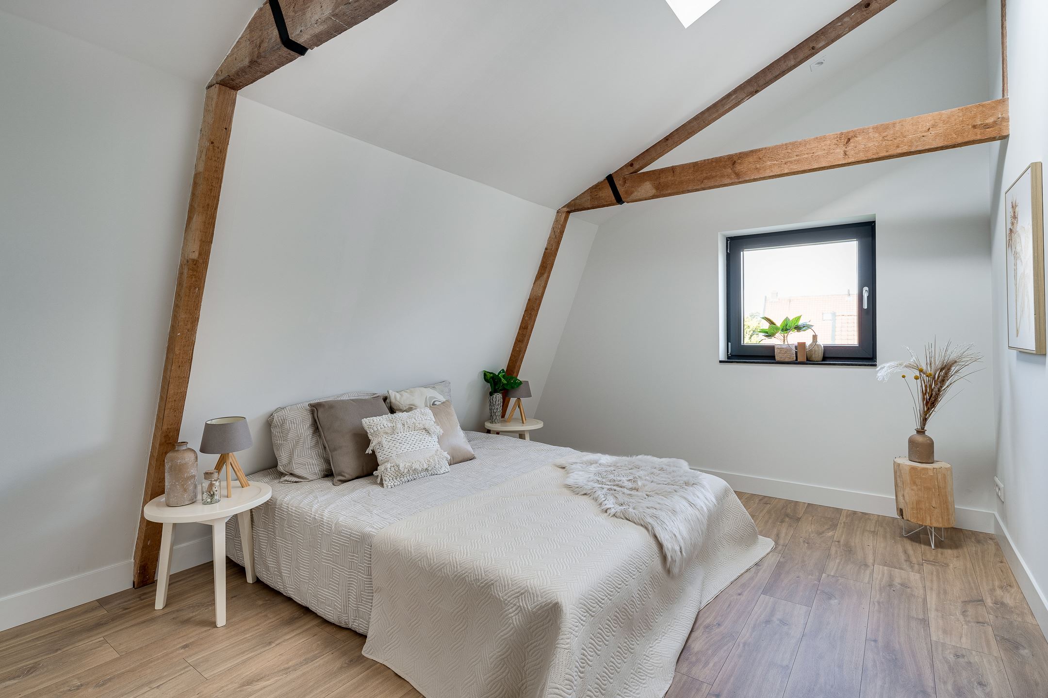 chambre sous combles avec poutres chambre sous combles avec poutres