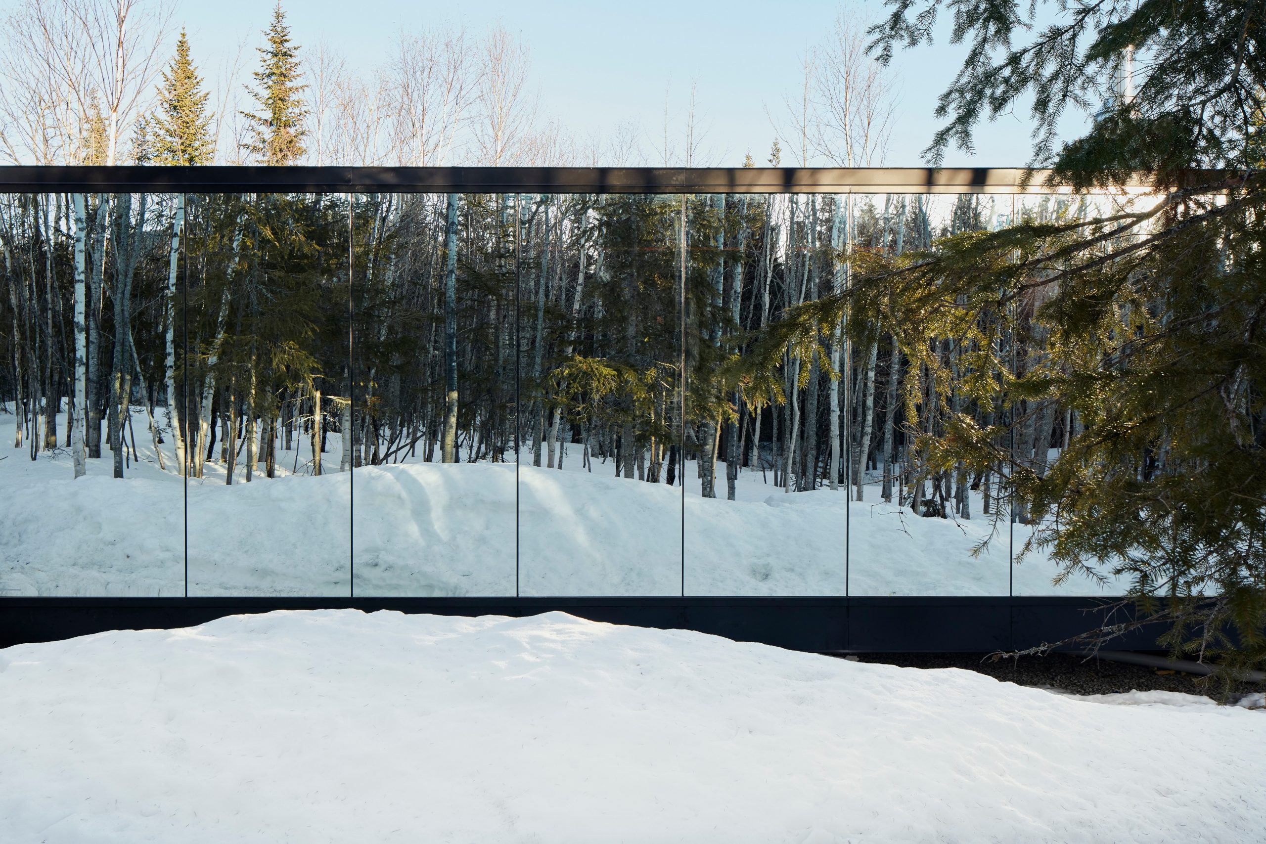 maison miroir dans la neige maison miroir dans la neige