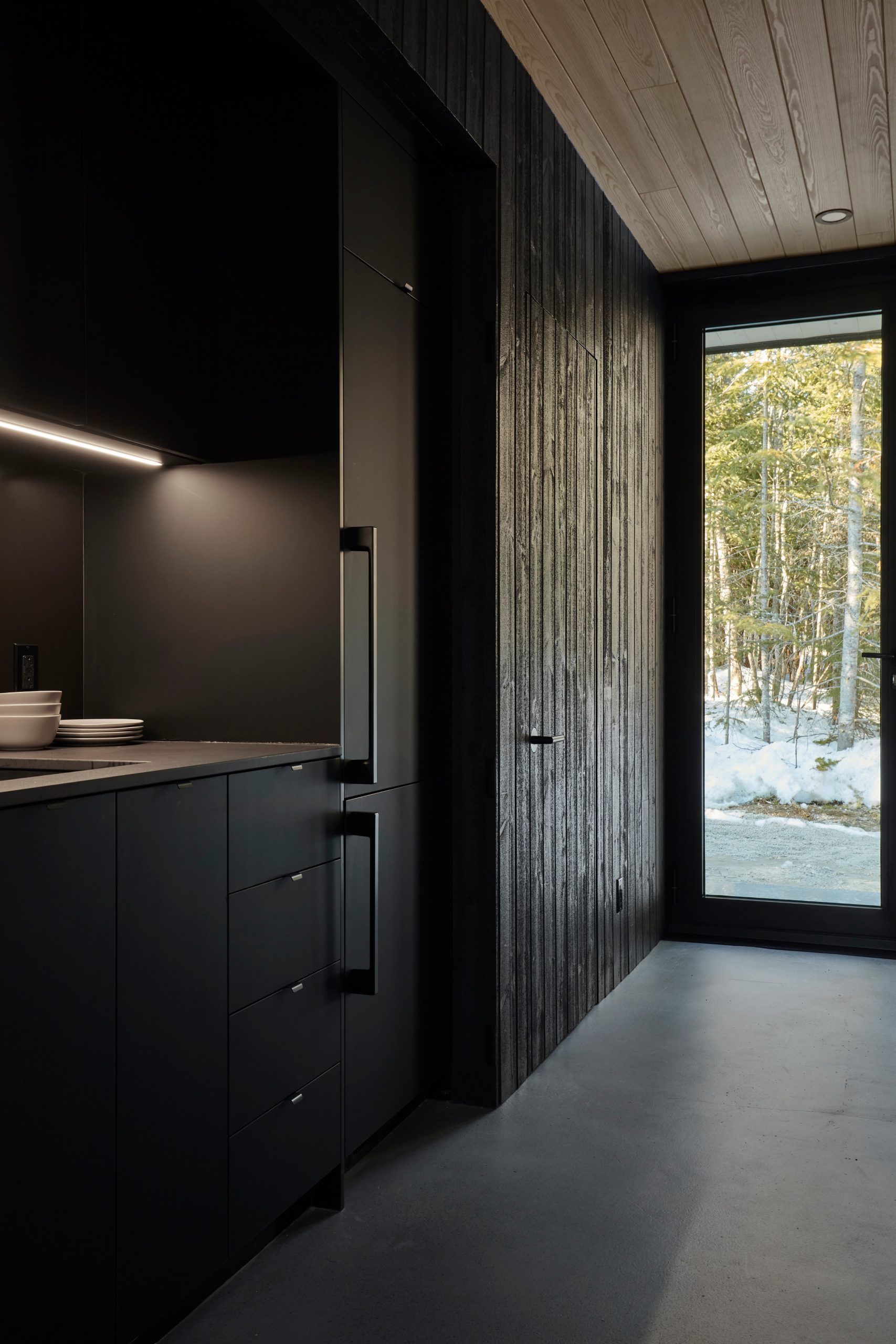 cuisine noire en bois cuisine noire en bois