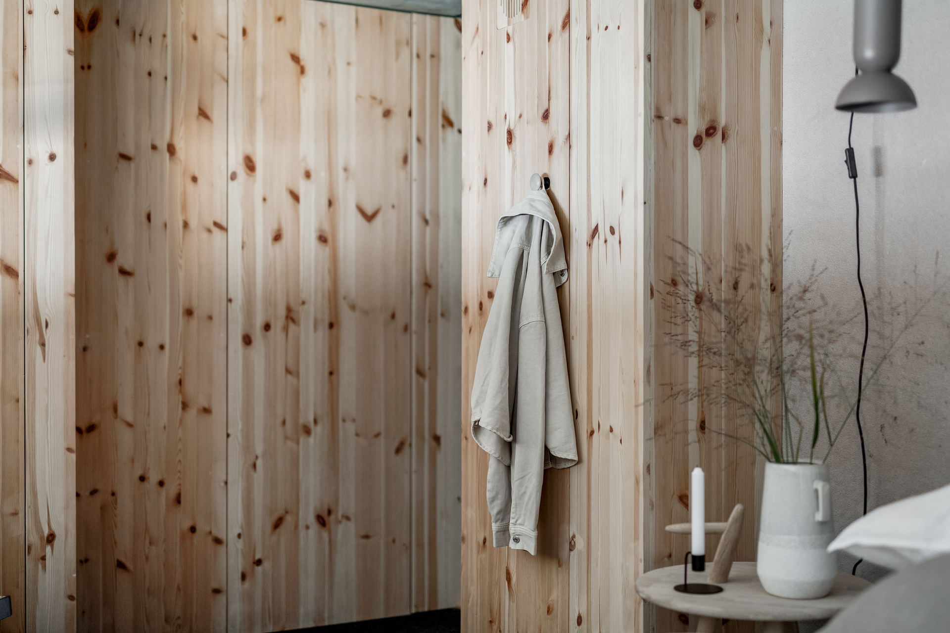 chambre murs bois