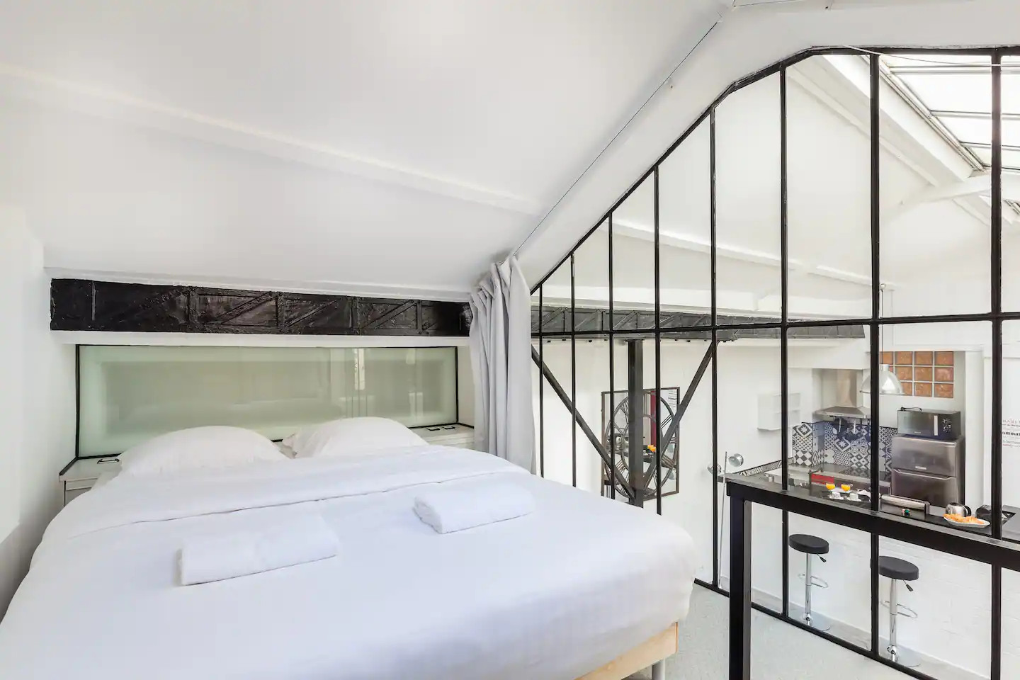 chambre avec verrière maison loft Paris chambre avec verrière maison loft Paris