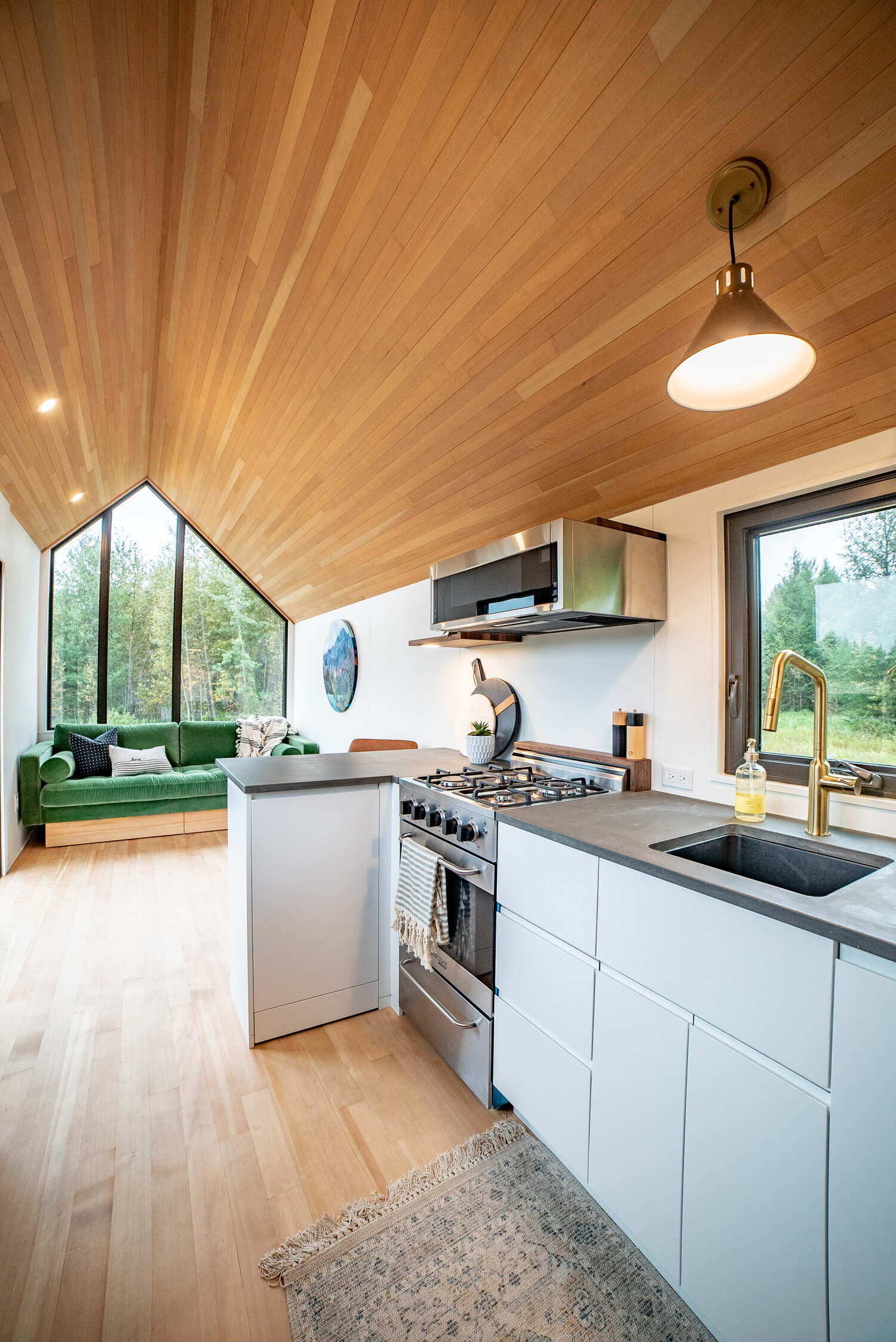 cuisine et salon tiny house