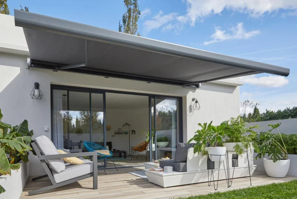 terrasse avec store banne gris terrasse avec store banne gris