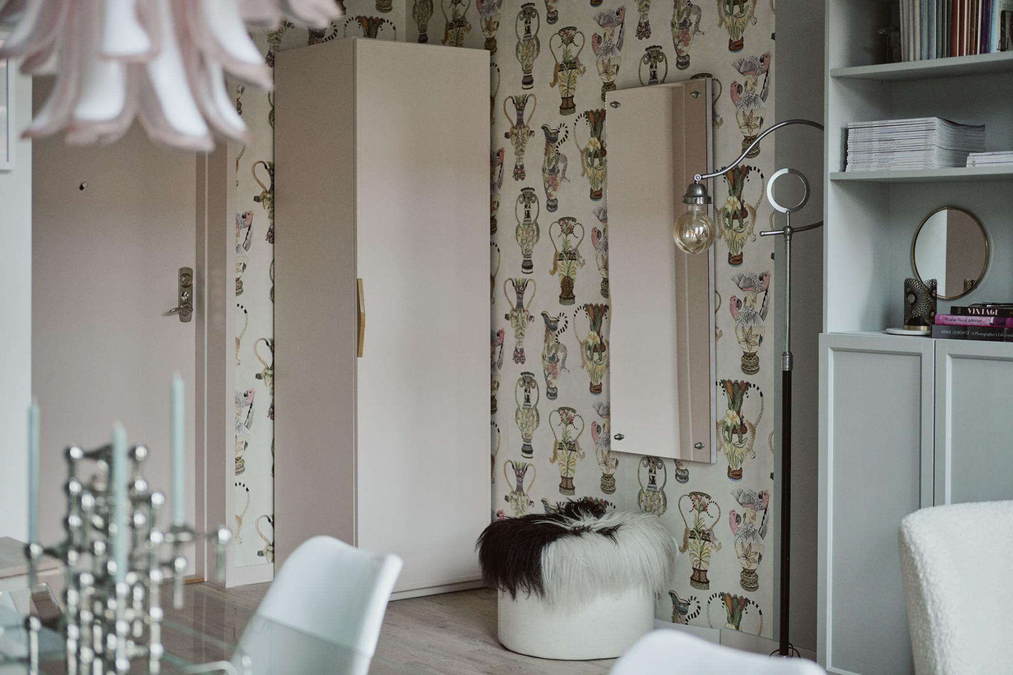 salle à manger avec papier-peint salle à manger avec papier-peint