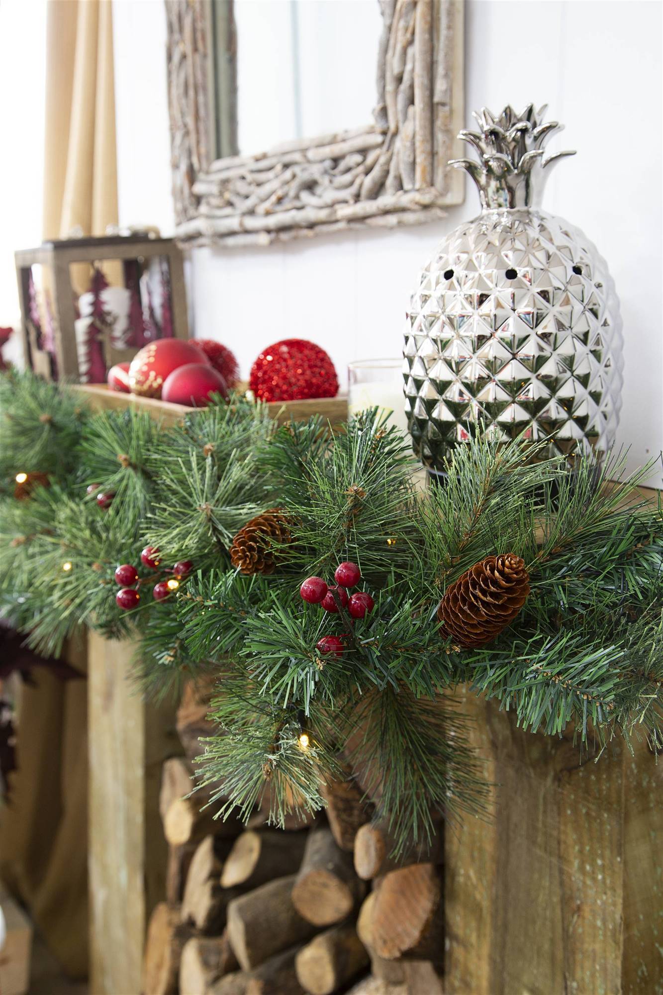 cheminée avec branche sapin