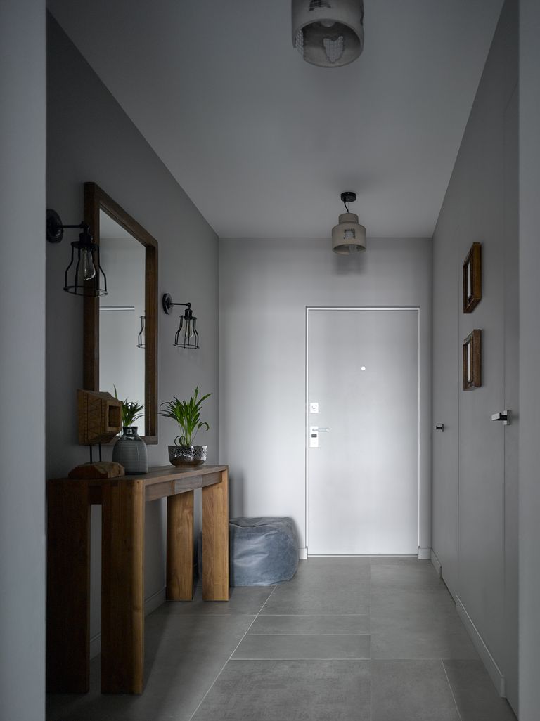 entrée avec console et miroir entrée avec console et miroir