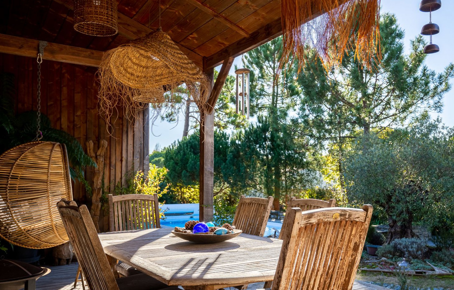 terrasse abritée avec fauteuil suspendu terrasse abritée avec fauteuil suspendu