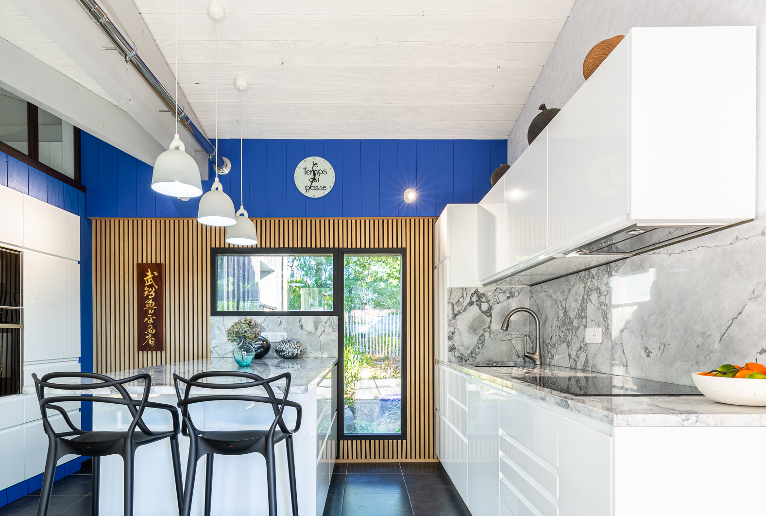 cuisine design blanche maison en bois Ile d cuisine design blanche maison en bois Ile d'Oléron