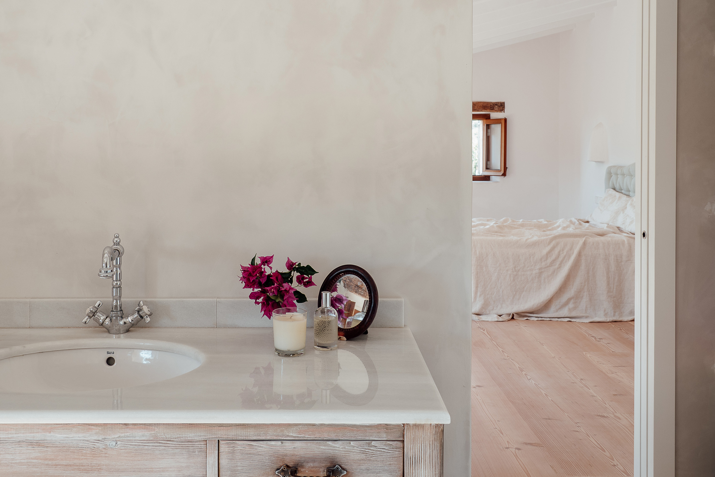 salle de bain et chambre