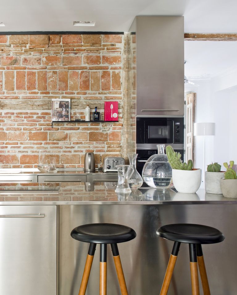 loft avec murs en briques