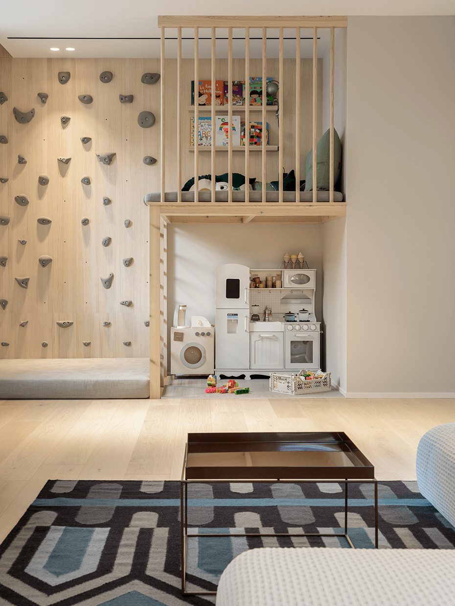 salle de jeux avec mur d salle de jeux avec mur d'escalade