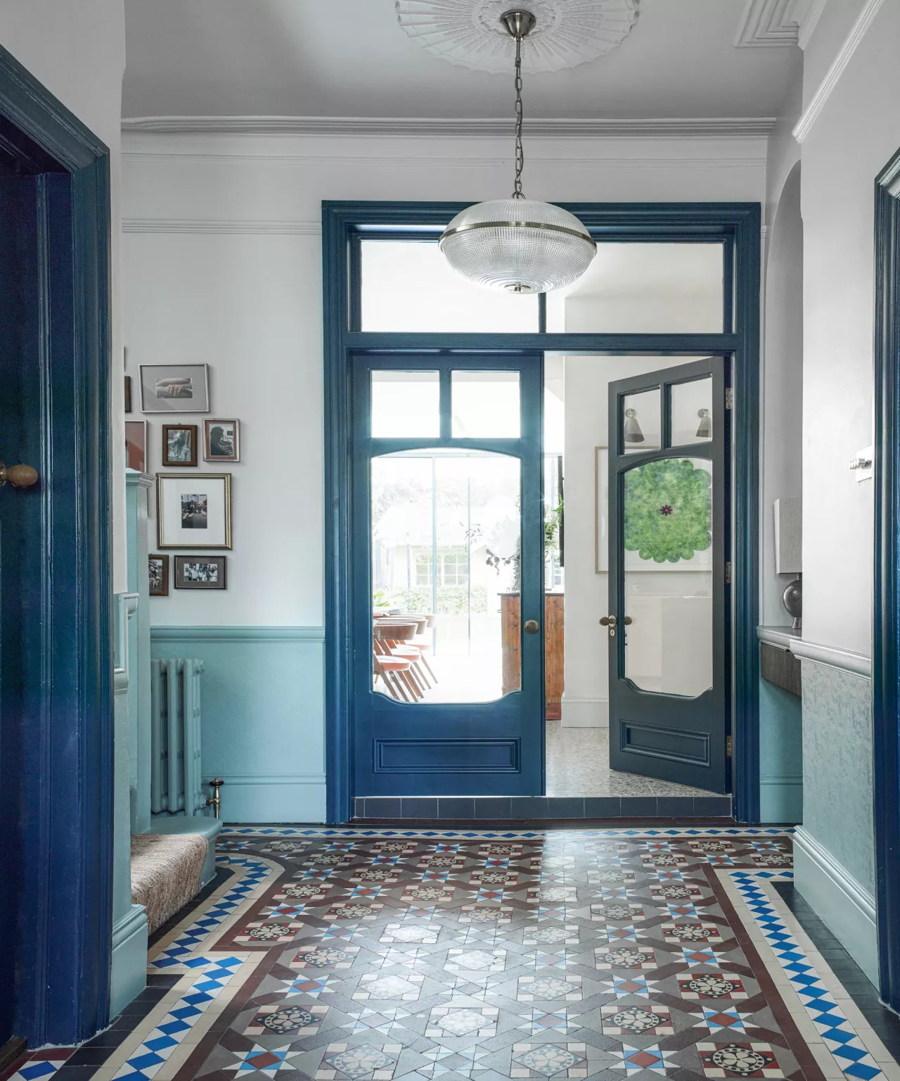 entrée avec carreaux de ciment anciens
