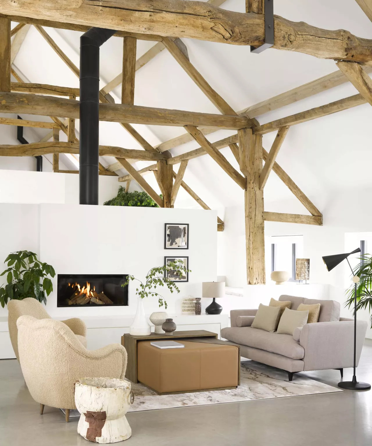 salon decoration design avec poutres