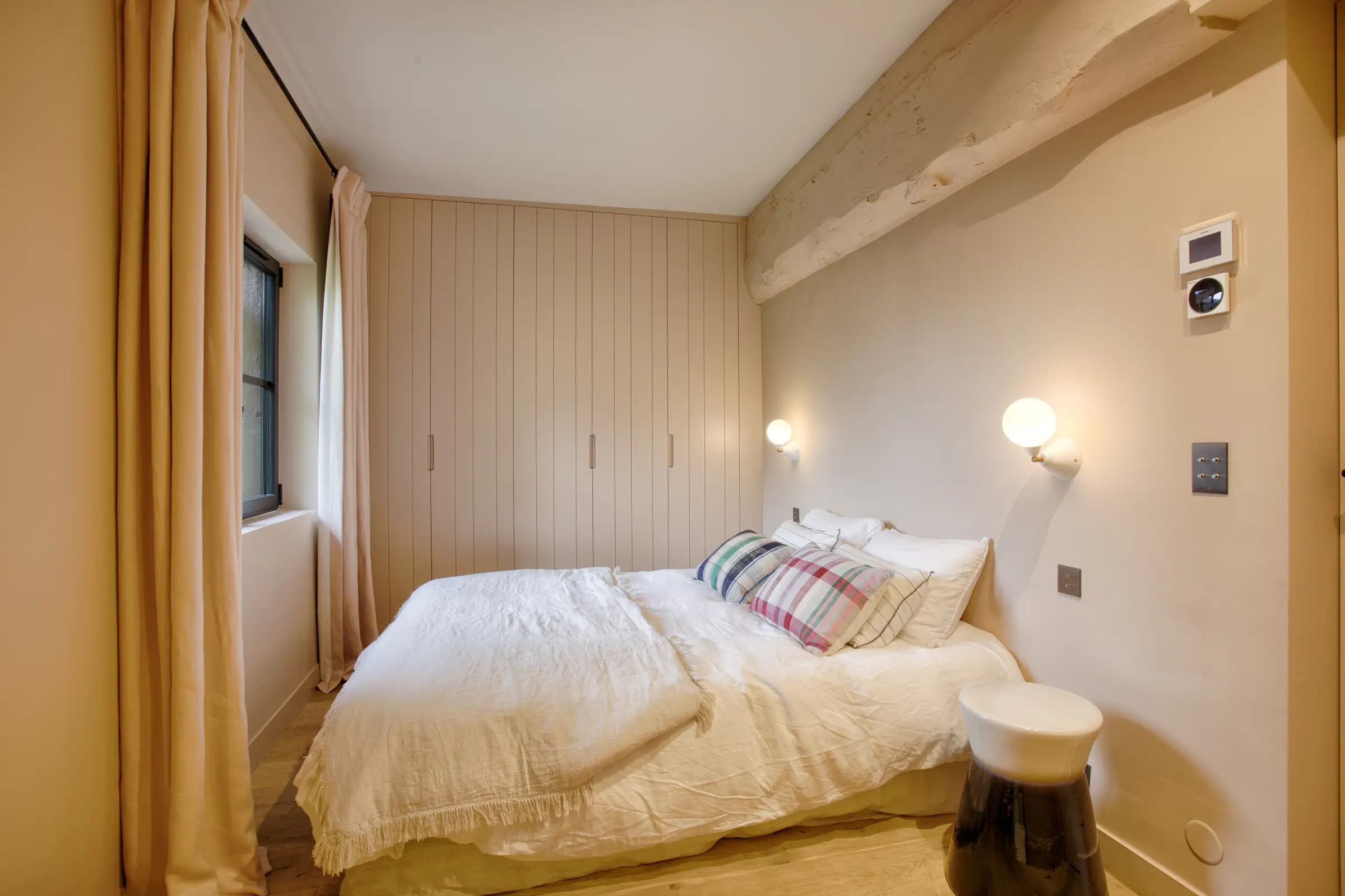 chambre avec poutre