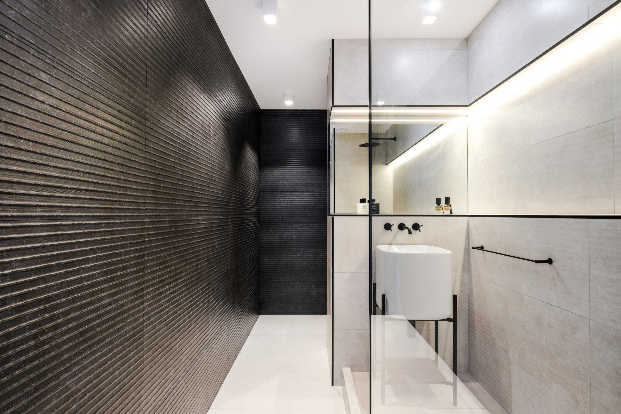 salle de bain noire et blanche design salle de bain noire et blanche design