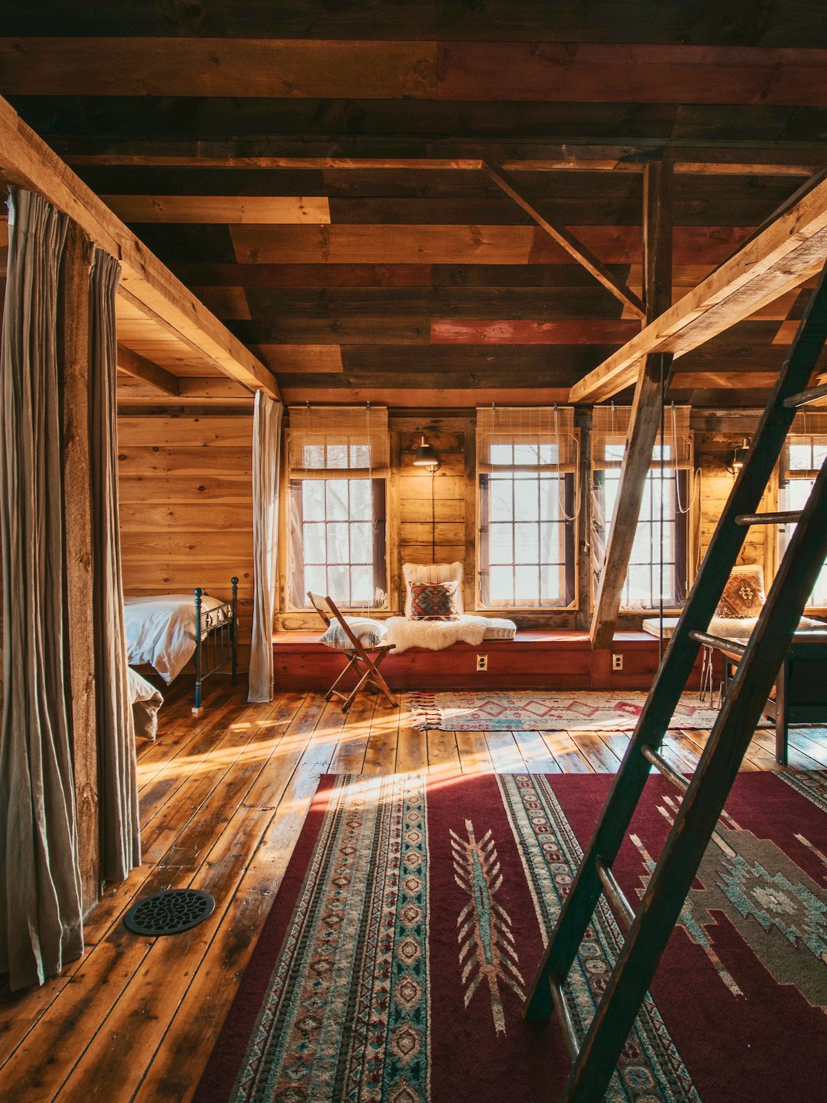 salon loft grange rénovée