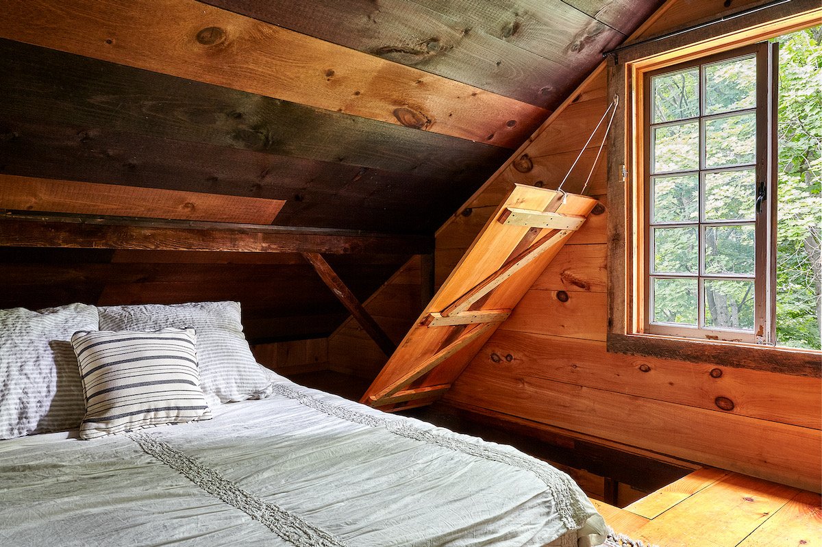 chambre sous combles grange rénovée