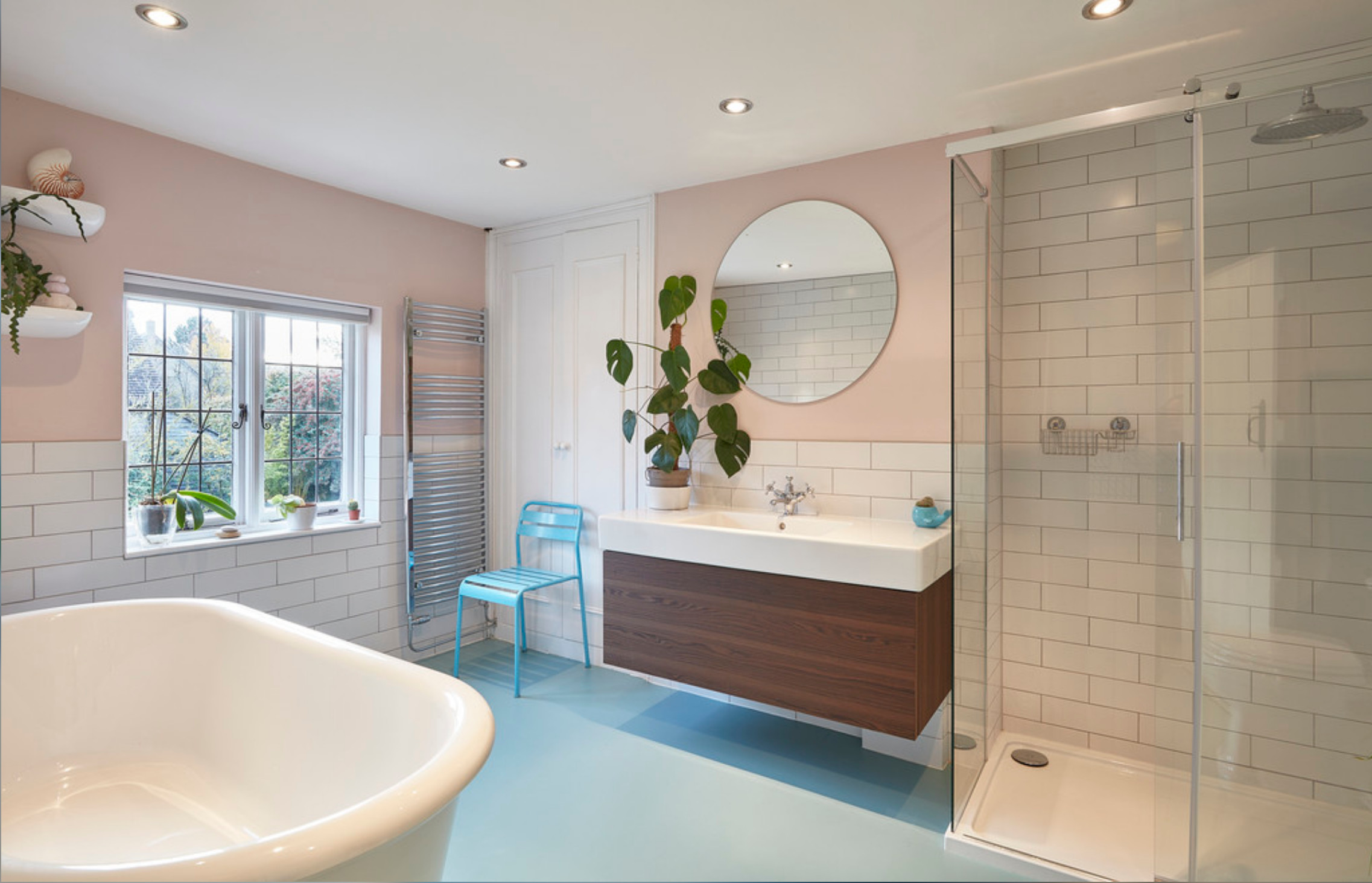 salle de bain rose