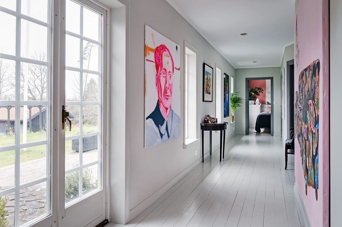 couloir avec tableaux couloir avec tableaux