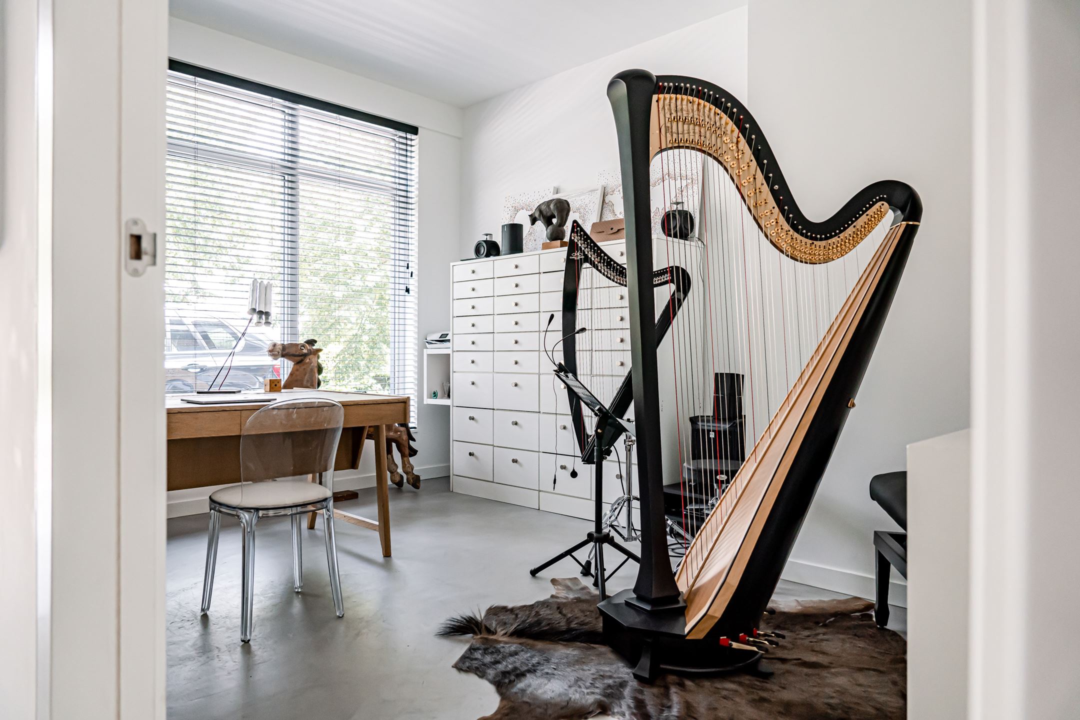 bureau avec harpe bureau avec harpe