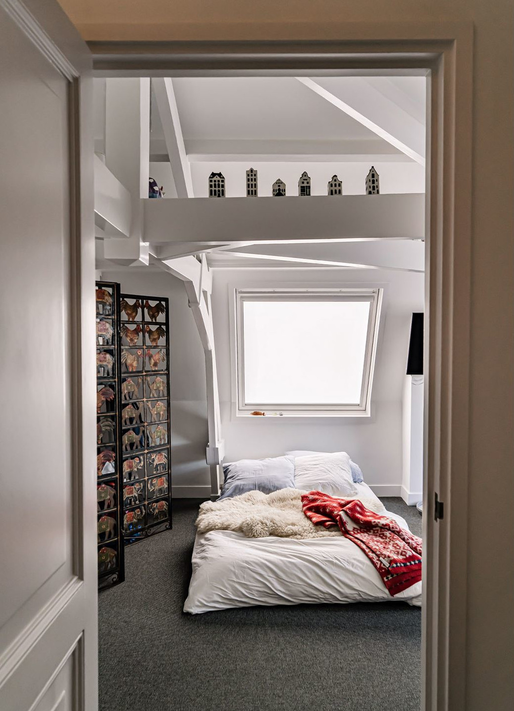 chambre sous combles poutres blanches chambre sous combles poutres blanches