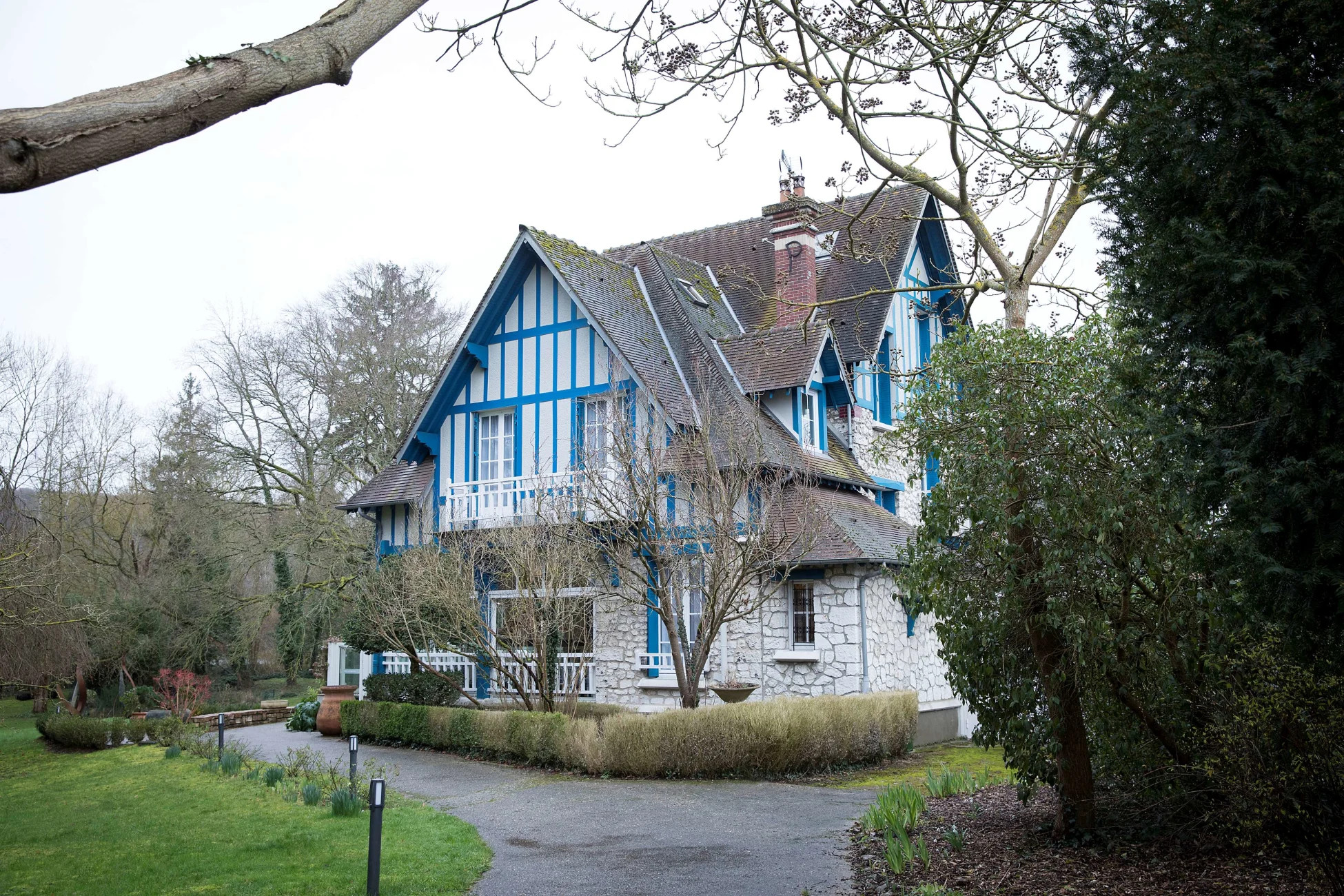façade maison en Normandie avec colombages façade maison en Normandie avec colombages