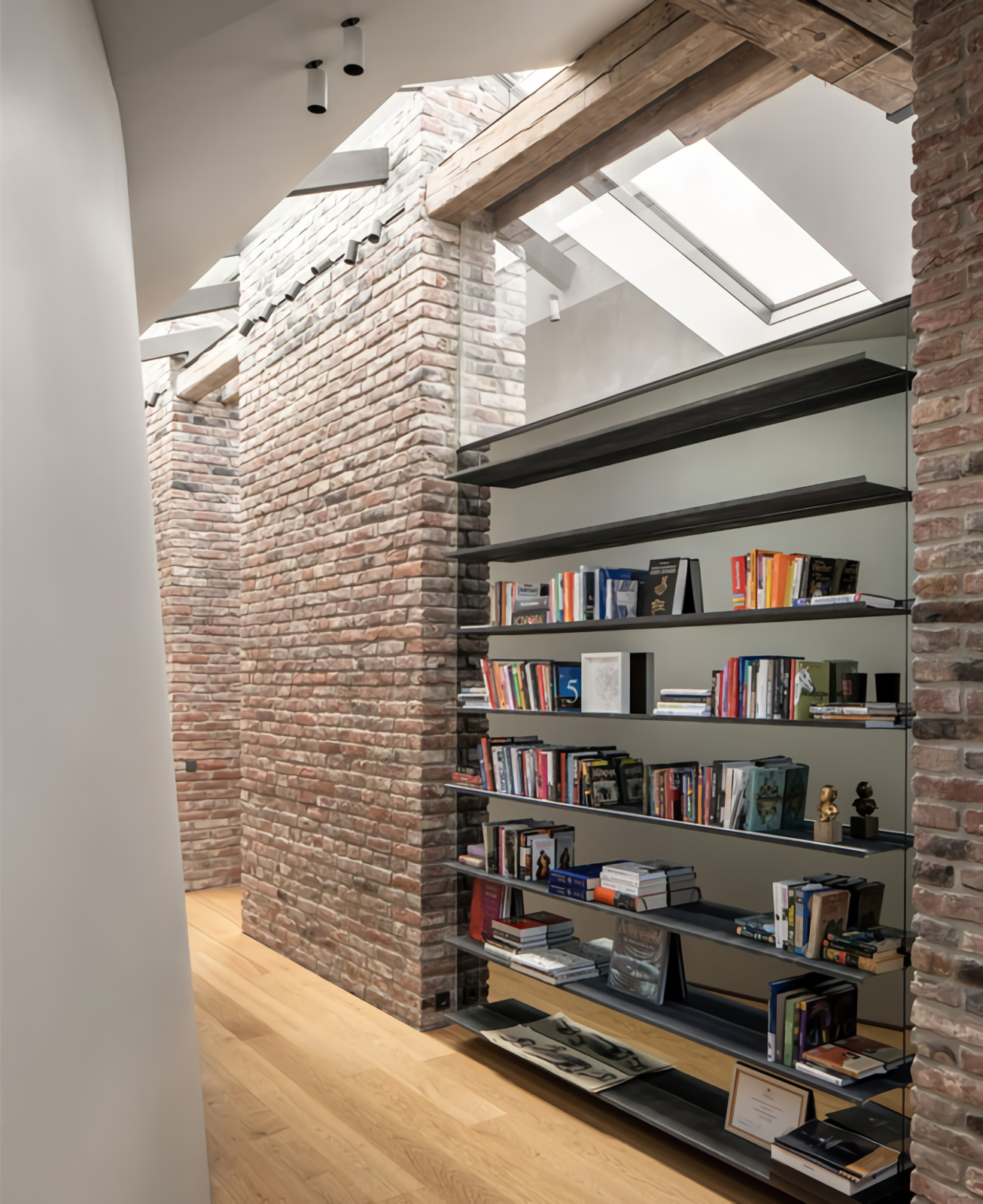 bibliothèque dans mur en briques bibliothèque dans mur en briques