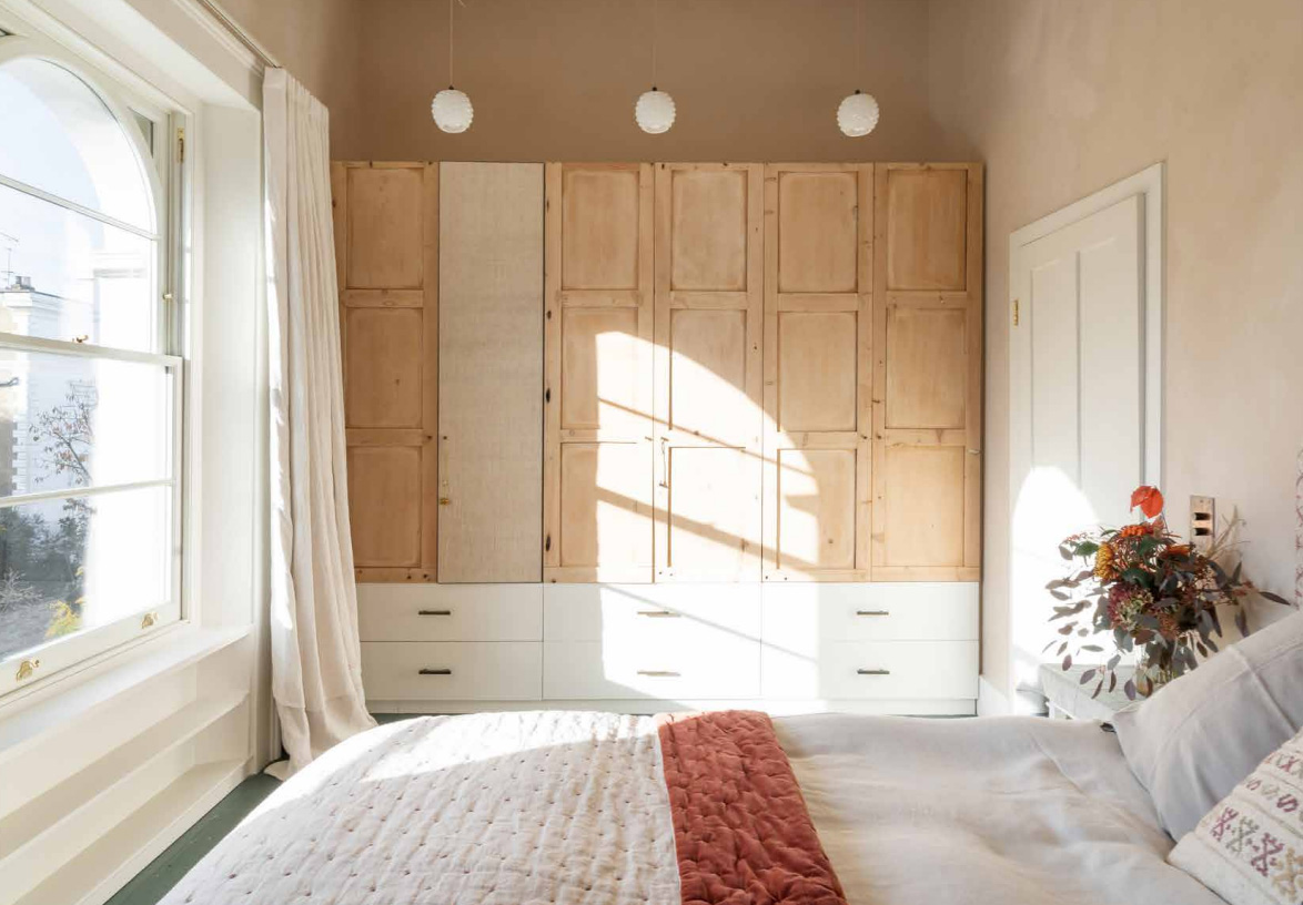 chambre avec placard bois brut chambre avec placard bois brut