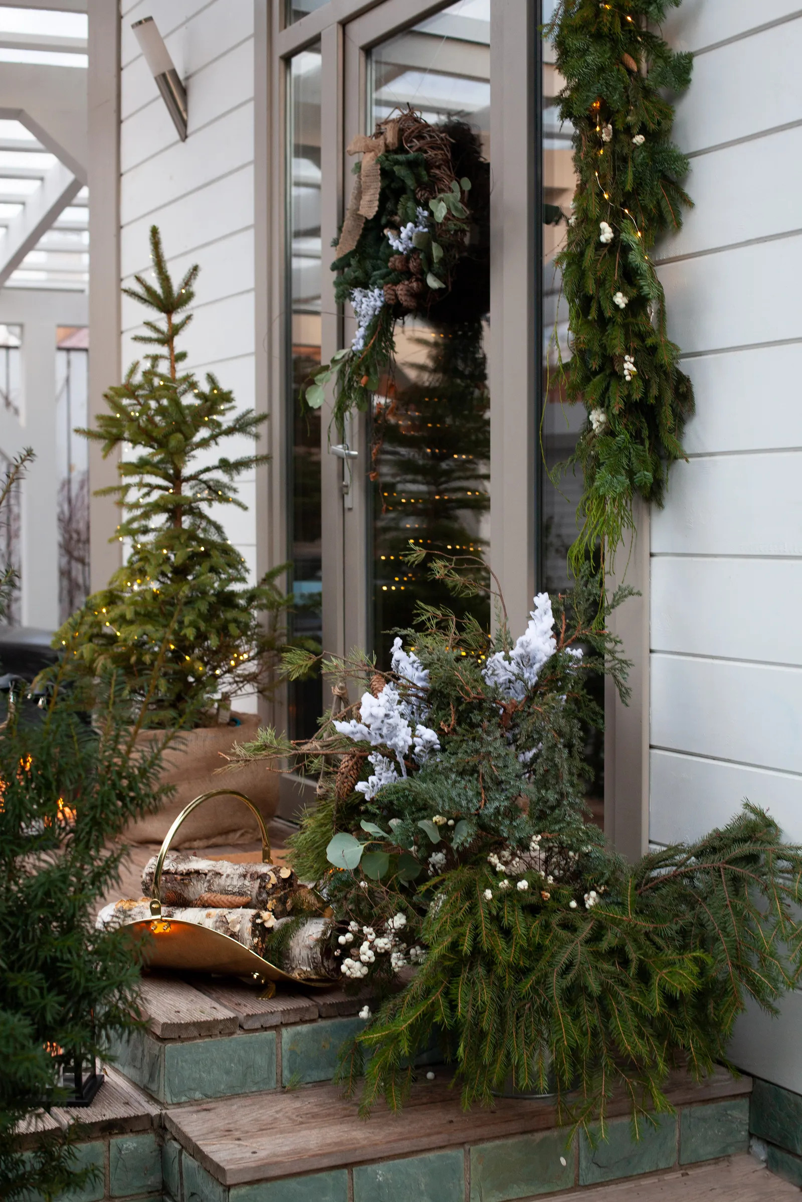 porte d'entrée avec décoration Noël
