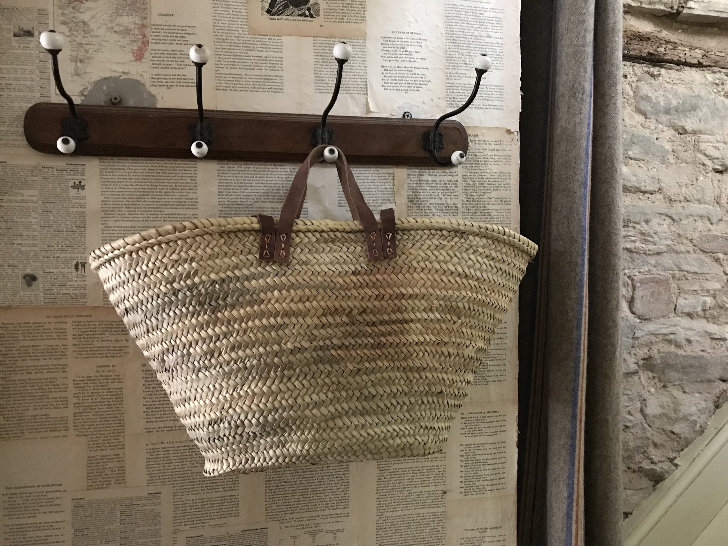 entrée avec porte-manteaux rustique entrée avec porte-manteaux rustique