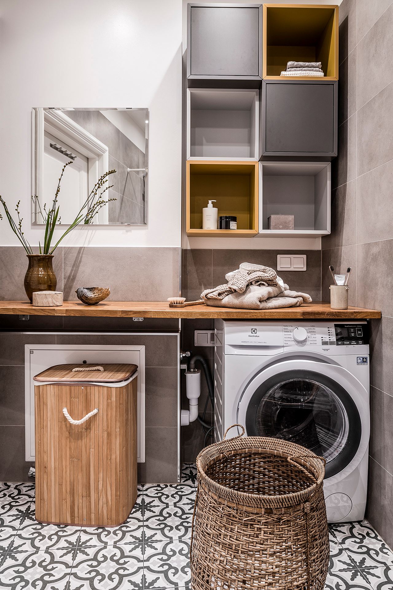 salle de bain design avec carreaux de ciment