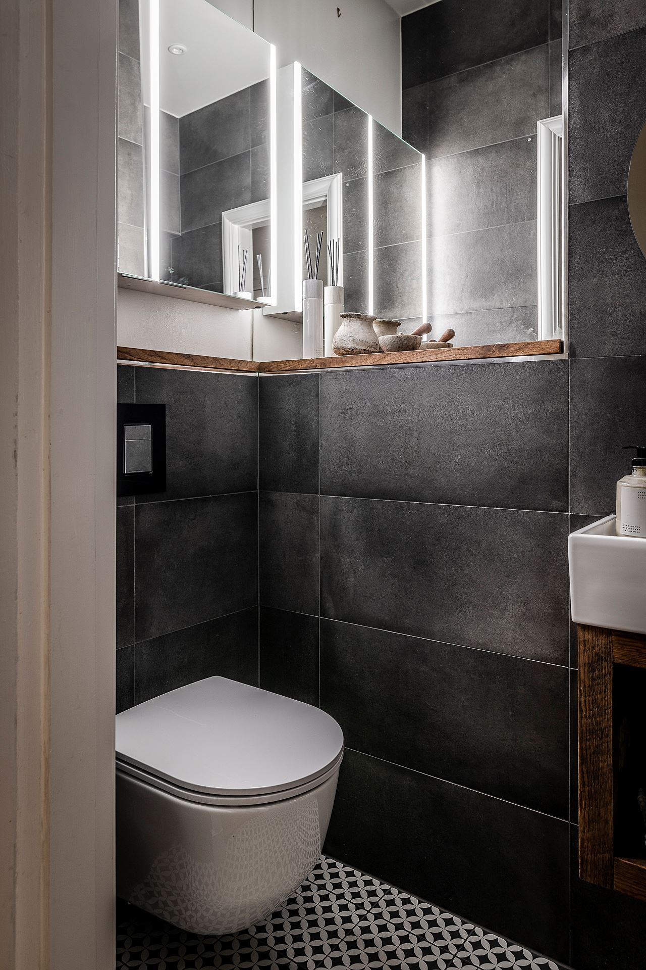salle de bain design avec carreaux de ciment